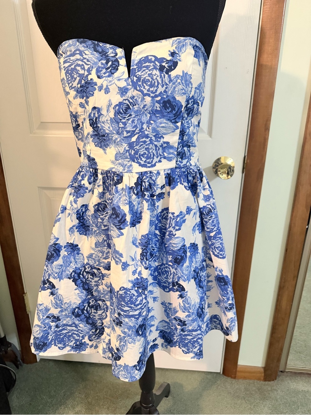 bailey blue White and Blue Strapless Floral Sundress